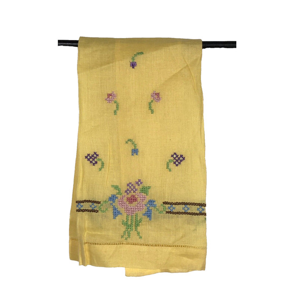 Vintage Tea Towel Yellow Cross Stitch Flowers Retro Shabby Chic Small Embroidery - Picture 1 of 8